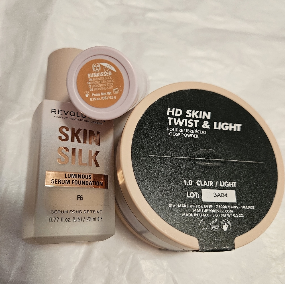 Light-tone Makeup - Revolution Skin Silk And Bronzer, Make Up Forever Powder